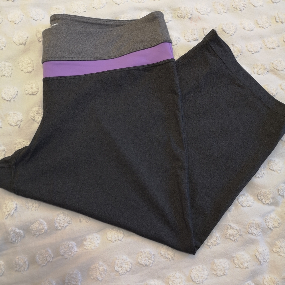 Champion Women's Gray and Purple Leggings/Capris Size Large